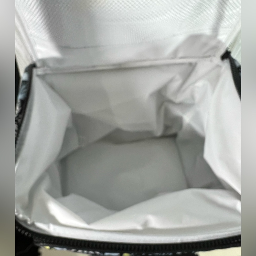 Vera Bradley "Plaza Medallion" Expandable Lunch Tote - Picture 8 of 8